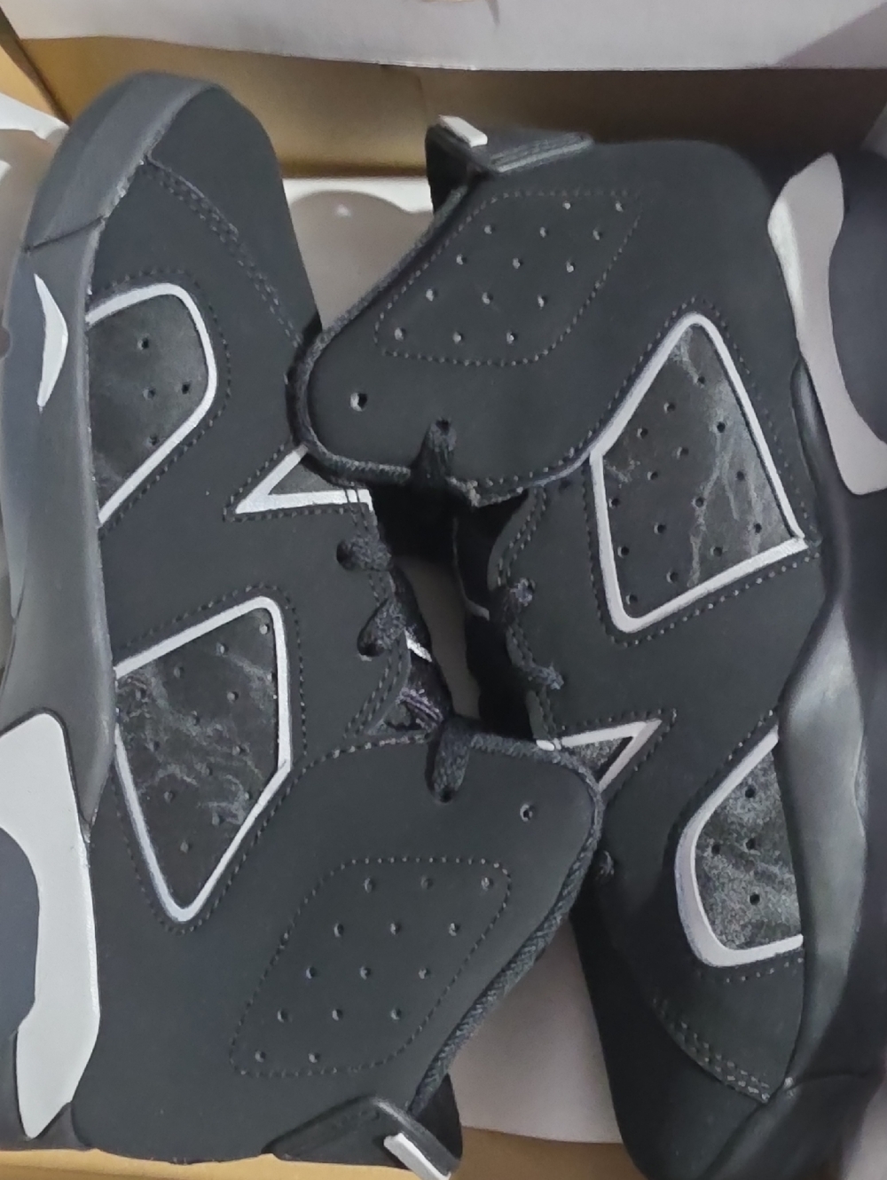 JORDAN 6 RETRO BP CAP & GOWN